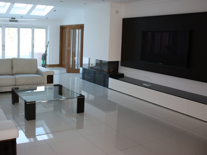 Porcelain tiled floor & Interior painting